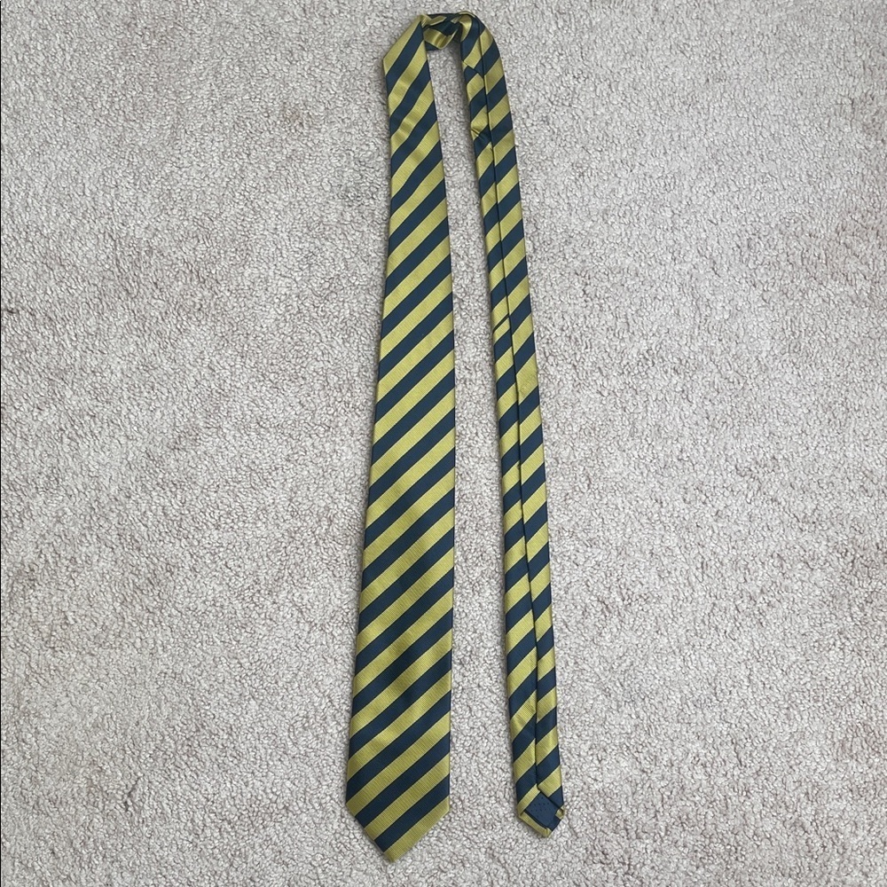 Laurant Bennett Striped Tie in Navy and Gold